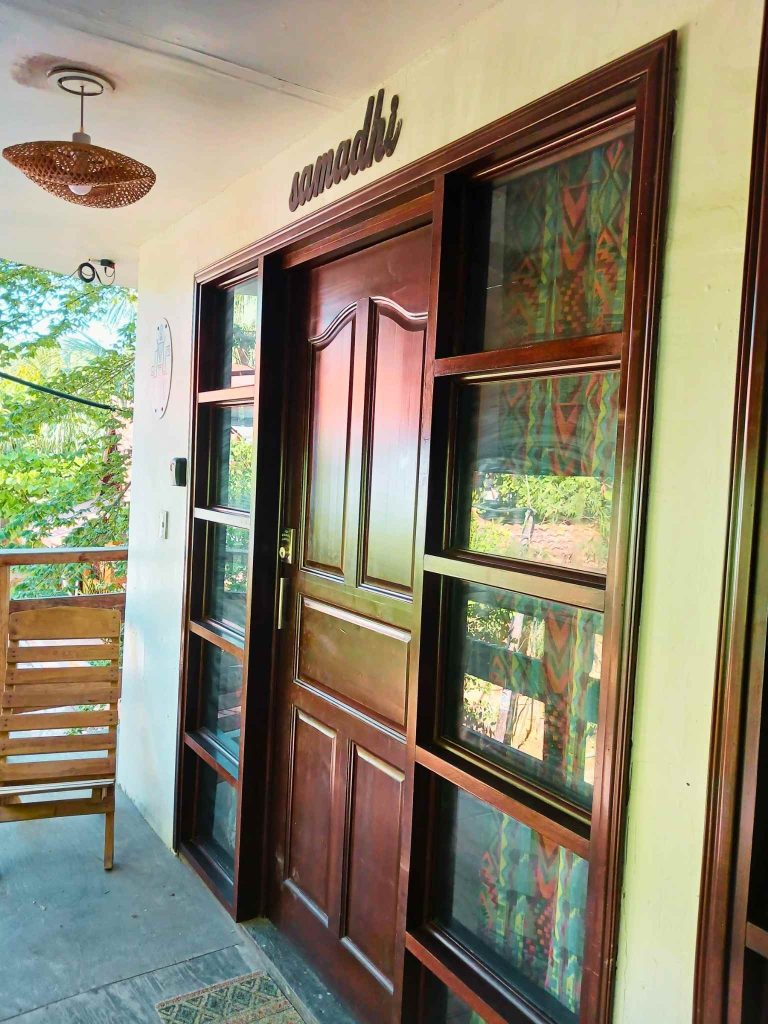 Hospedaje casa nau mazunte balcon 768x1024